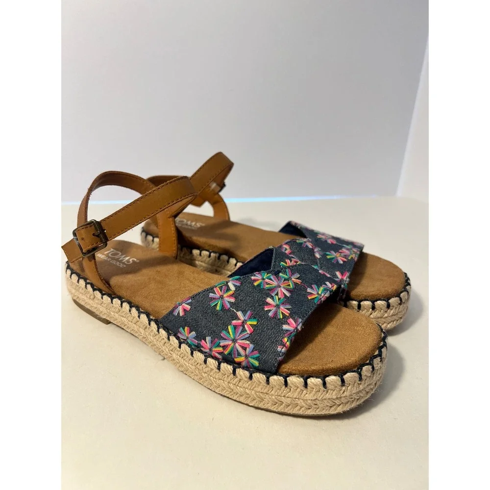 Toms monica platform